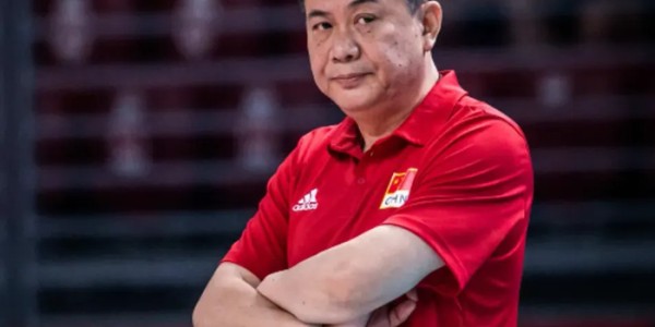 许晓婷拉胯，但她站了出来！传球稳定，或成上海女排新主力二传|黄欣悦|范赖克|高意|欧阳茜茜|沃隆科娃_新浪体育_新浪新闻