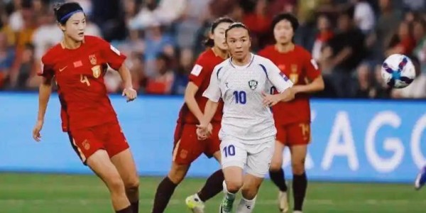 2-1！4-0！女足亚洲杯：四强已出其二，中国女足险胜，挑战日本队
