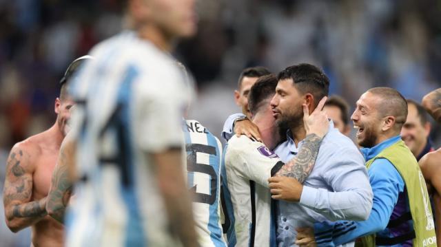 1670660686012034416.jpg Aguero-y-Messi-abrazo-2-990x556.jpg